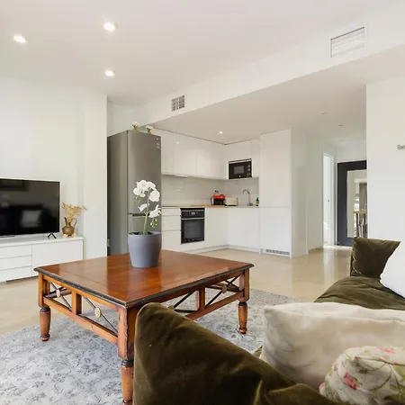 Apartmán Cozy Apartment, With Mountain Views And Large Private Terrace, On The Golden Mile, *