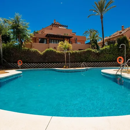 Cozy Apartment, With Mountain Views And Large Private Terrace, On The Golden Mile, Marbella