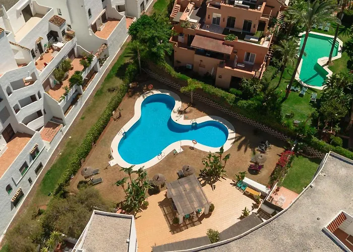 Cozy Apartment, With Mountain Views And Large Private Terrace, On The Golden Mile,