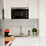 公寓 Cozy Apartment, With Mountain Views And Large Private Terrace, On The Golden Mile,