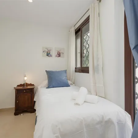 Cozy Apartment, With Mountain Views And Large Private Terrace, On The Golden Mile, *