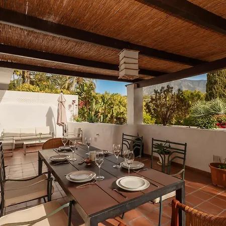 Apartamento Cozy Apartment, With Mountain Views And Large Private Terrace, On The Golden Mile,