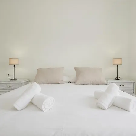 Cozy Apartment, With Mountain Views And Large Private Terrace, On The Golden Mile, *