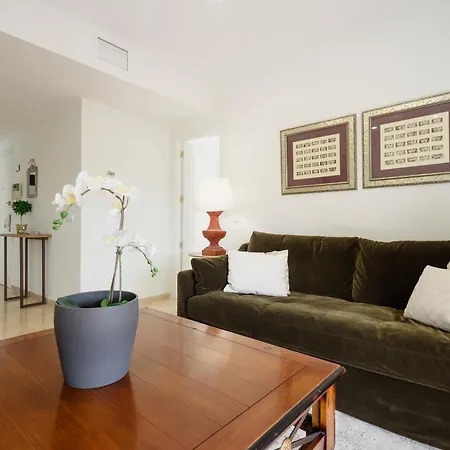 Apartamento Cozy Apartment, With Mountain Views And Large Private Terrace, On The Golden Mile, Marbella