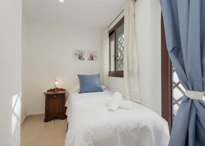 Cozy Apartment, With Mountain Views And Large Private Terrace, On The Golden Mile, *