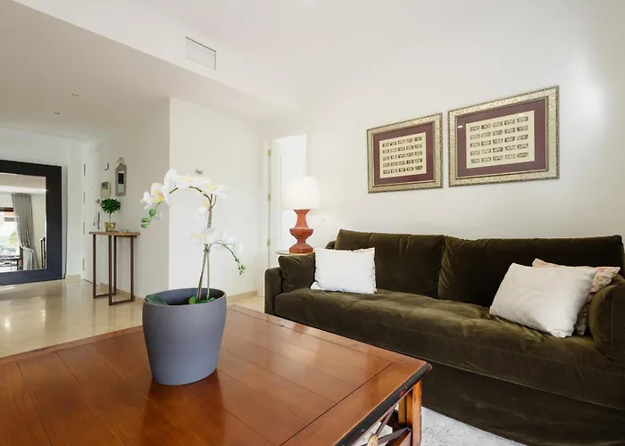 Apartment Cozy Apartment, With Mountain Views And Large Private Terrace, On The Golden Mile, Marbella