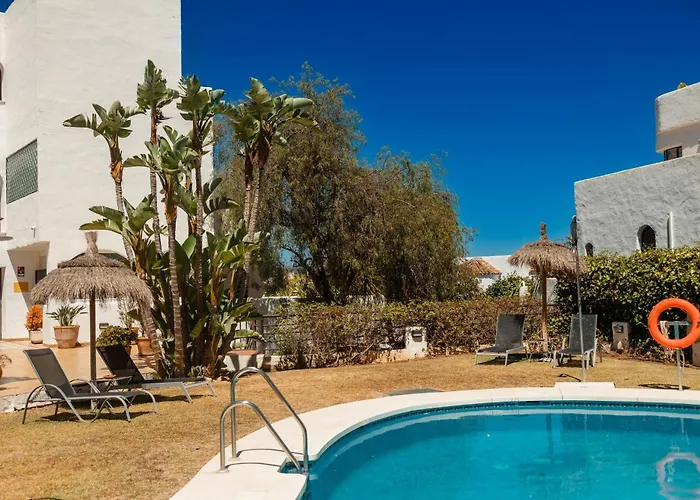 Cozy Apartment, With Mountain Views And Large Private Terrace, On The Golden Mile, * Marbella