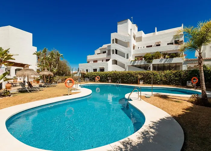 Cozy Apartment, With Mountain Views And Large Private Terrace, On The Golden Mile, Apartment Marbella