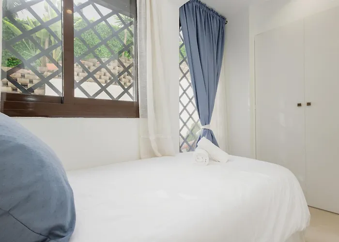 Lejlighed Cozy Apartment, With Mountain Views And Large Private Terrace, On The Golden Mile,