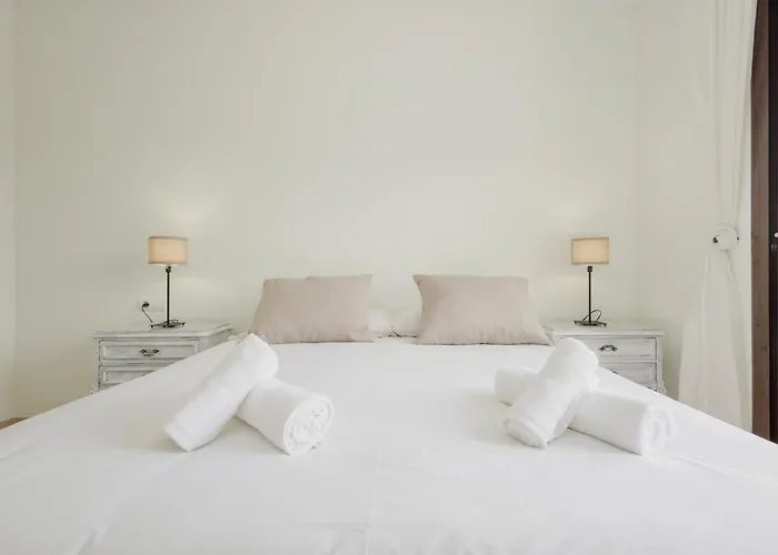 Cozy Apartment, With Mountain Views And Large Private Terrace, On The Golden Mile, *