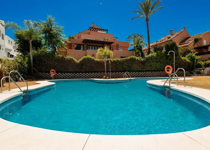 Cozy Apartment, With Mountain Views And Large Private Terrace, On The Golden Mile, Marbella