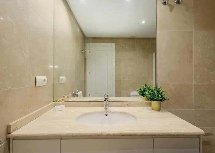 Cozy Apartment, With Mountain Views And Large Private Terrace, On The Golden Mile, * 마르베야